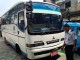 Kabid Pengawasan dan Pengendalian Dishubkominfo Pekanbaru, Syaibul Alades saat menunjukkan bus yang diamankan di kantor Dishub Kota Pekanbaru Jalan Sutomo, Rabu (22/7/2015) | Foto: Zid